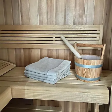 Lux Mit Sauna *